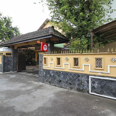 Hotel Reddoorz Near Lottemart Maguwo Yogyakarta Exterior foto