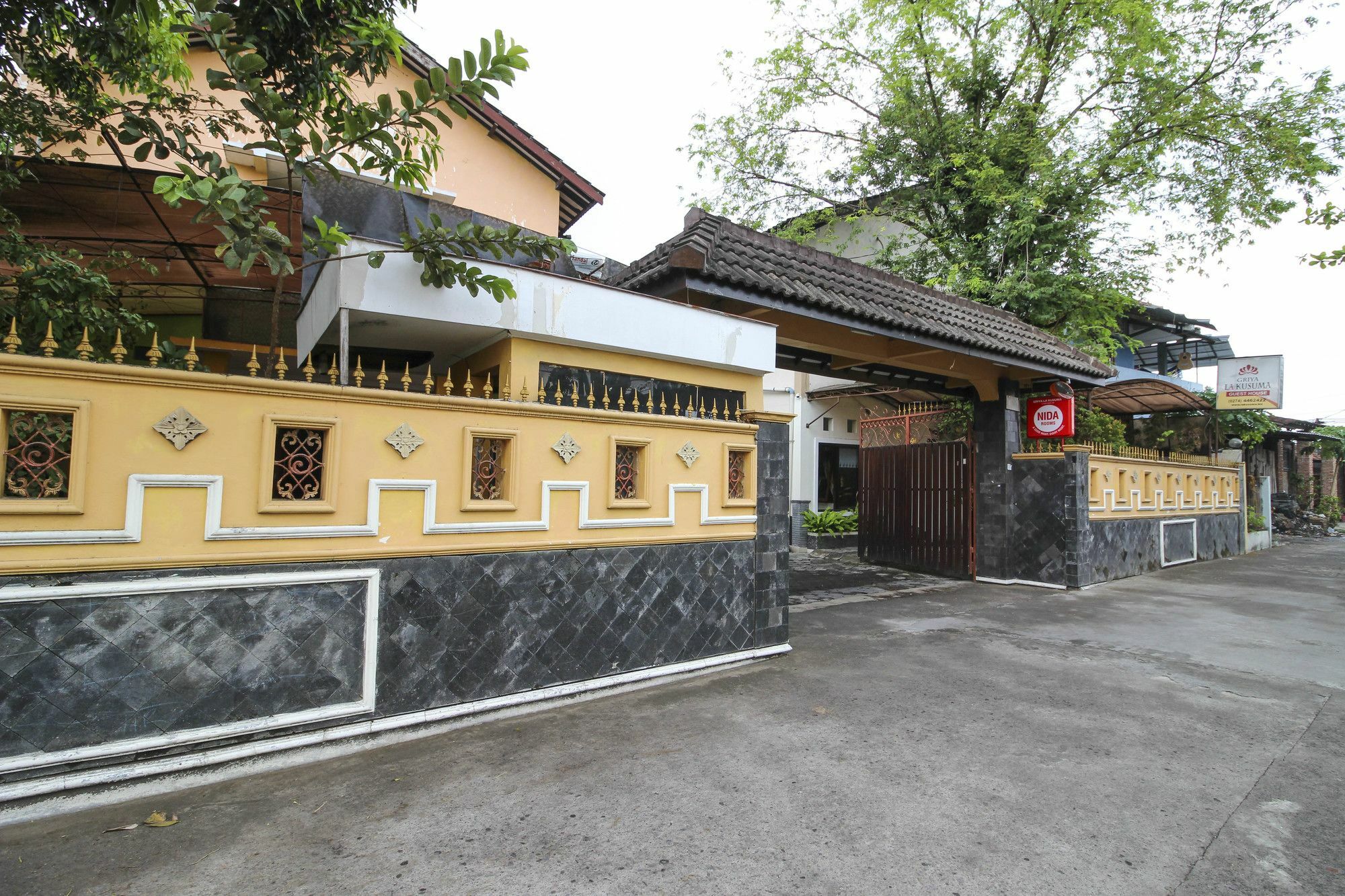 Hotel Reddoorz Near Lottemart Maguwo Yogyakarta Exterior foto